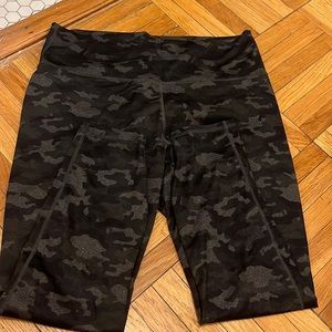 Camo leggings